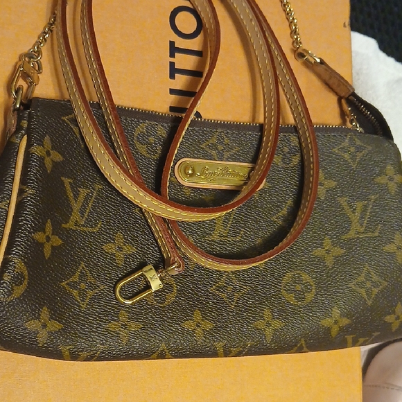 Eva - Picture 8 of 8